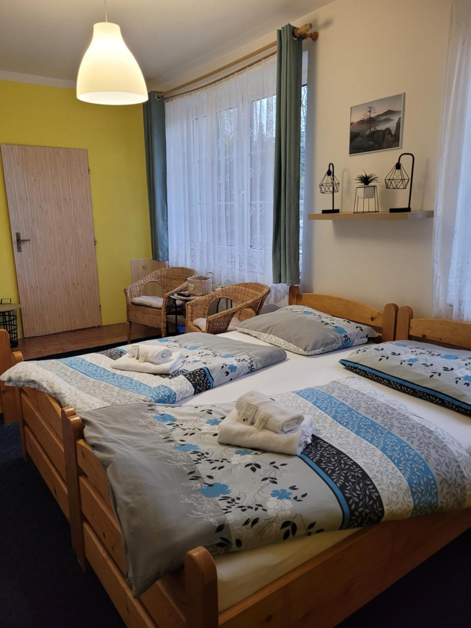 Pension Pastis Janov Esterno foto